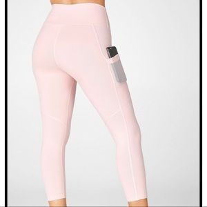 Fabletics Mila high waisted pocket capri in size medium brand new with tags